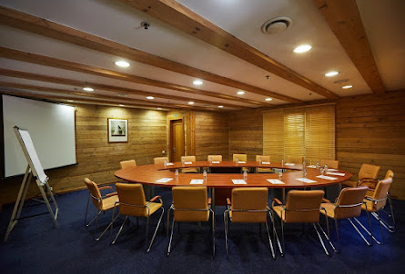 Комната для переговоров "Волна" в Комната для переговоров "Бриз"