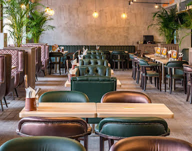  ресторан КОЛБАСОФФ на Симферопольском бульваре