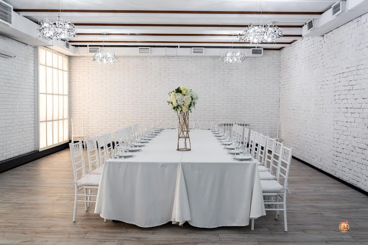 Банкетный зал  в «Банхоф на Мира» фотография №5