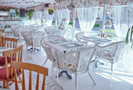 Терраса в Бордовый зал