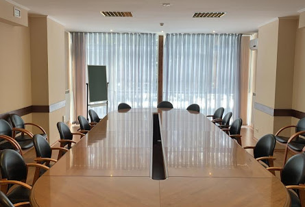 Комната переговоров на 20 человек в Караоке-бар