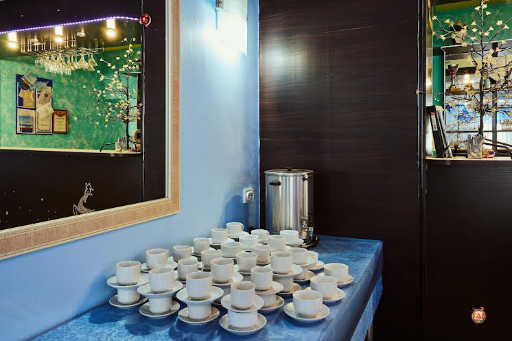 Основной зал в «Кураж на Кубанской» фотография №12