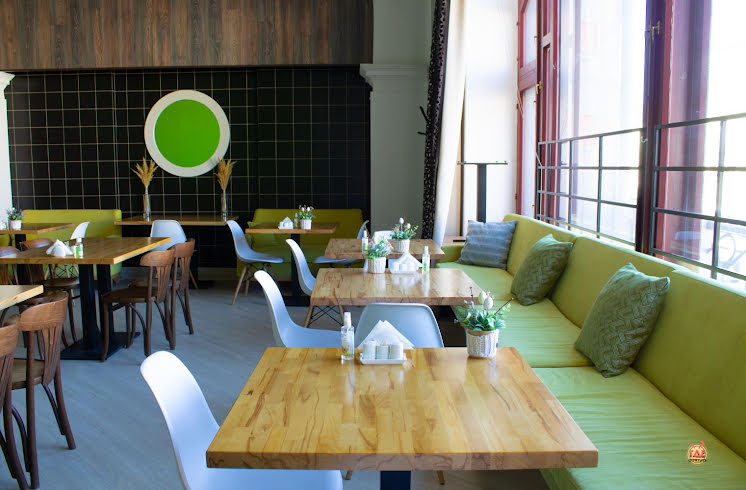 Основной зал в «Бристоль» фотография №7