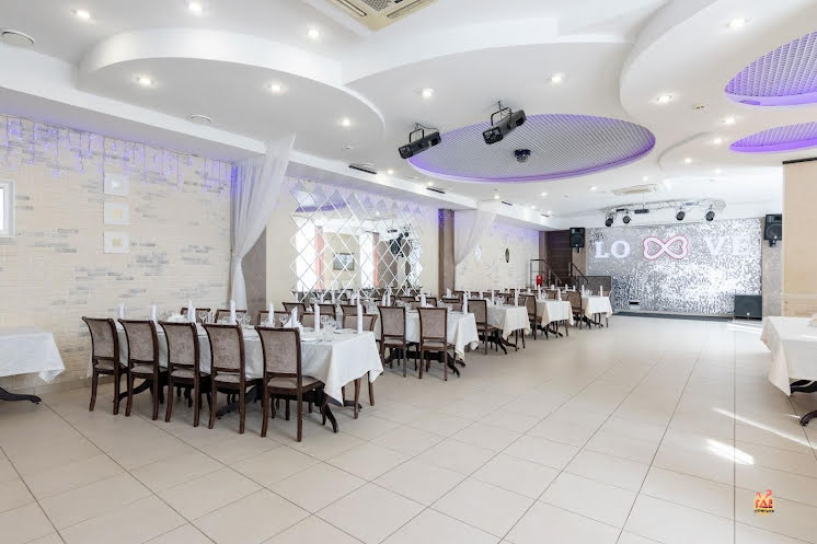 Основной зал  в «Love» фотография №1