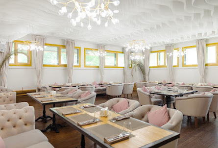 Большой зал караоке  в Малый зал караоке 