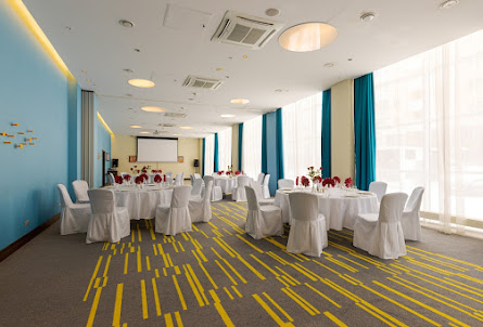 Зал "Волгоград 1+2" в Конференц-зал "Ярославль"