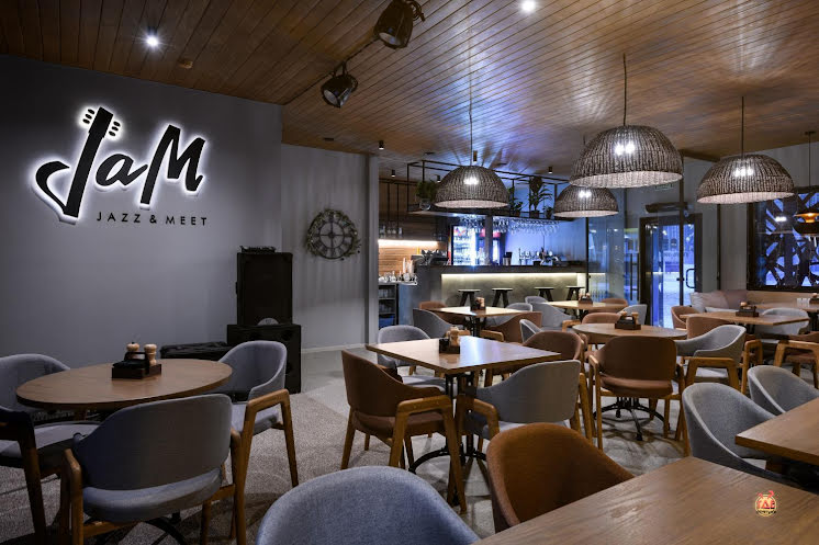 Основной зал в «Jazz and Meat» фотография №5