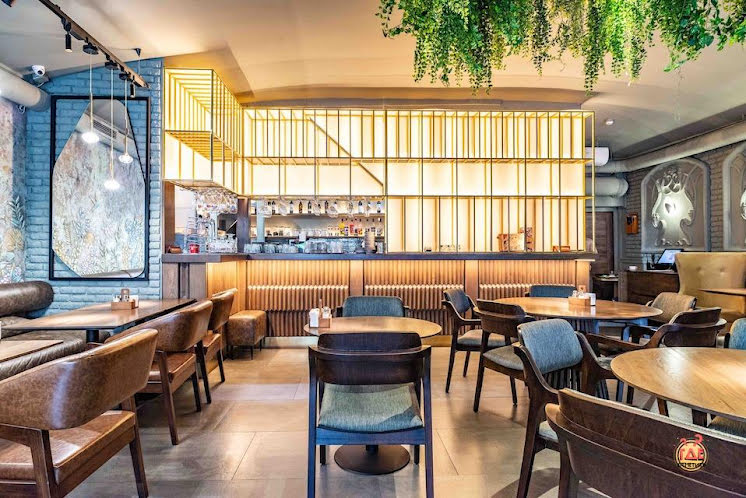 Зал на 1 этаже  в «ЭZО на Камергерском переулке» фотография №7