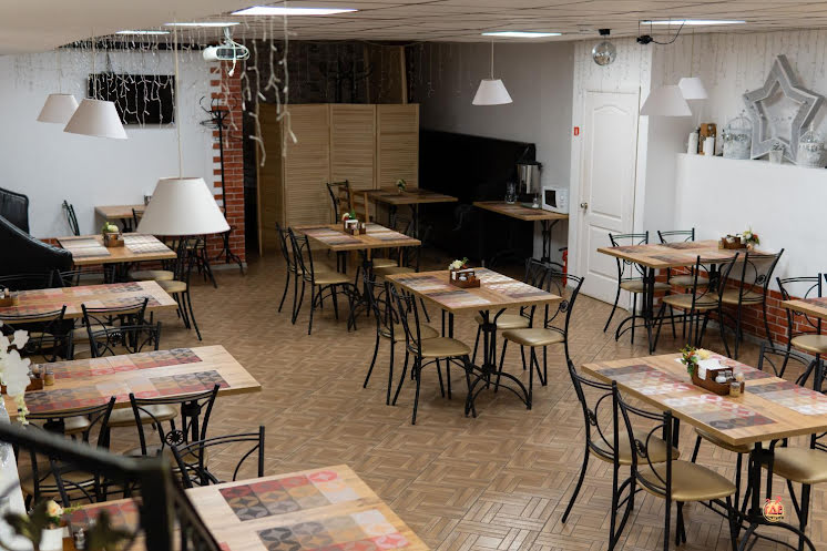 Зал на 55 человек в «Кафе-Кафе на Ленина» фотография №8