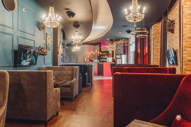 Основной зал в «Feromon Ozerki» фотография №2