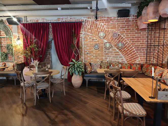 Первый зал в «Хачапури Марико на Пушкина» фотография №6