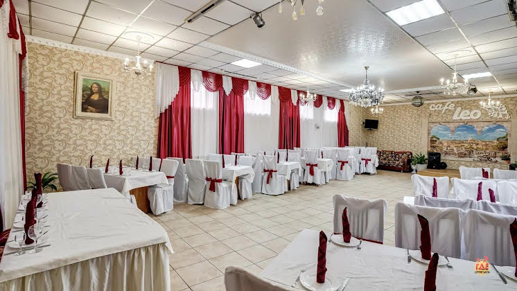 Основной зал  в «Лео» фотография №8