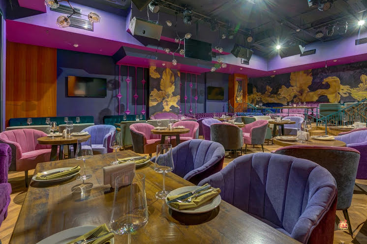 Основной зал  в «Who Is Who» фотография №14