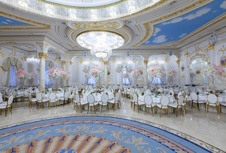 Большой зал в Зал «Соколиный дворик»