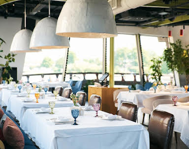  ресторан Ресторан-корабль "Магадан"