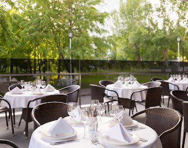  ресторан DoubleTree by Hilton Novosibirsk