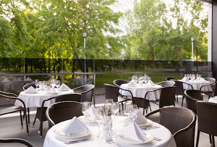 Ресторан PARIS в Garden