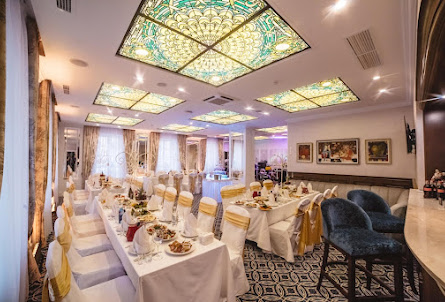 Большой зал в Малый зал