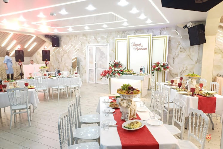 Банкетный зал на 2 этаже в «Лавр» фотография №4