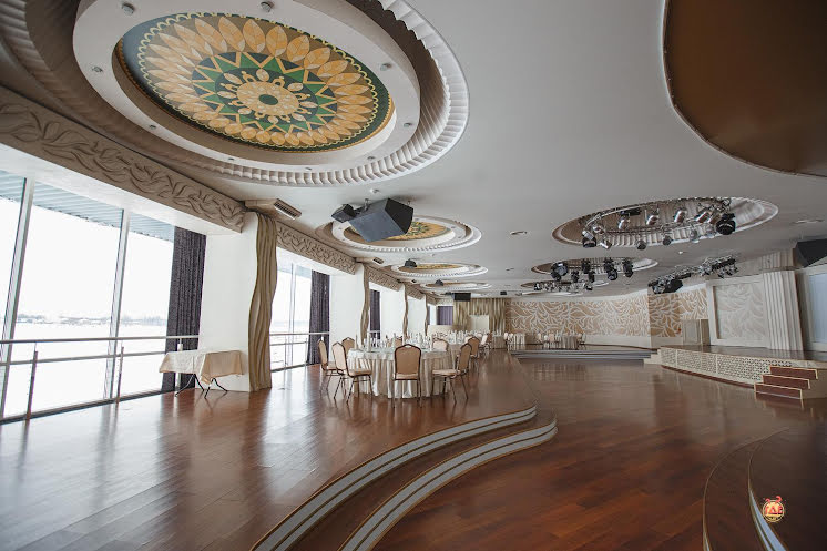 Большой банкетный зал в «Волга & Ванильное небо» фотография №10