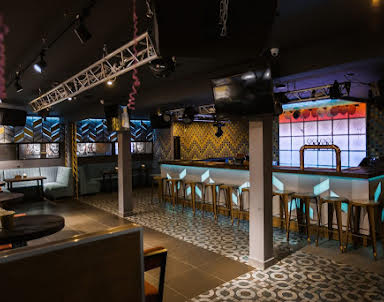  ресторан Караоке-клуб Shizgara на Автозаводе