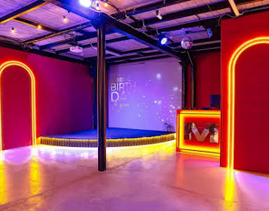 Корпоратив в Memories на набережной Обводного канала