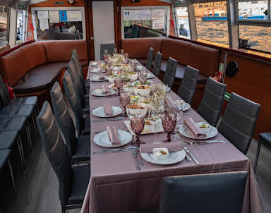 День рождения в Теплоход "Ария"