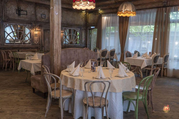 Основной зал в «Ипполит Матвеевич» фотография №7