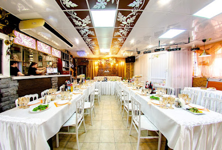 Большой зал в Малый зал