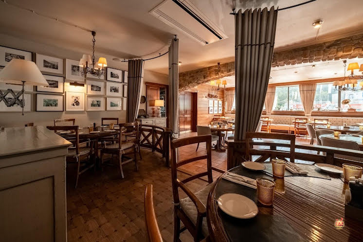 Обеденный зал в «Хозяин тайги» фотография №13