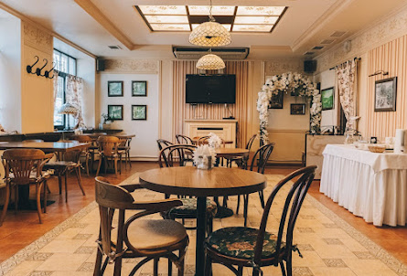 Большой зал в Малый зал