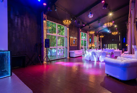 Малый зал  в Малый зал 