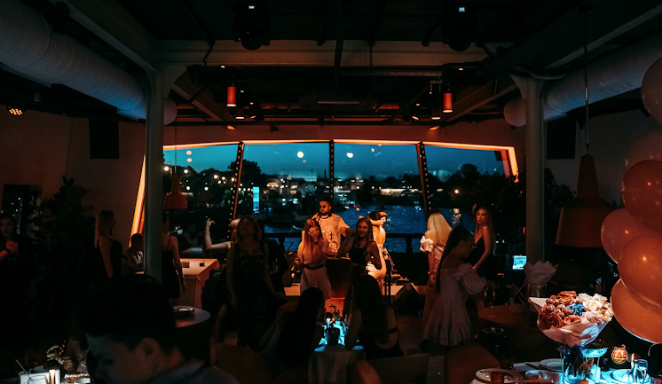 Event-палуба на 3 этаже корабля в «Ресторан-корабль "Магадан"» фотография №12