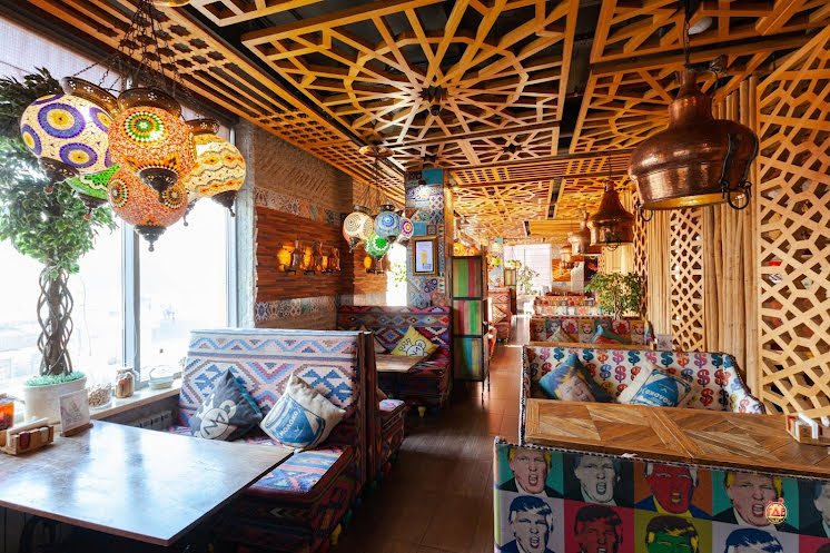 Зал ресторана  в «Чайхона №1 Новокосино» фотография №1