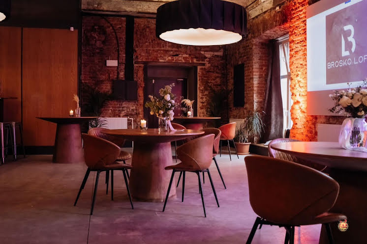 Основной зал в «Brosko Loft» фотография №5