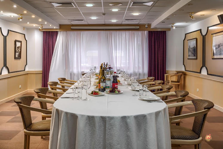 Зал Boutique Whisky bar в «Чайка и Бурлак» фотография №7