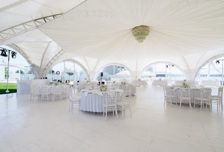 Шатёр Sunny Bay в Шатёр c пирсом Pirogovo Event