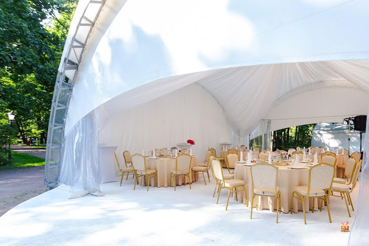 Шатёр у Каменной Оранжереи в «Усадьба Кусково» фотография №6