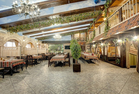 Основной зал в VIP-зал на 12 человек