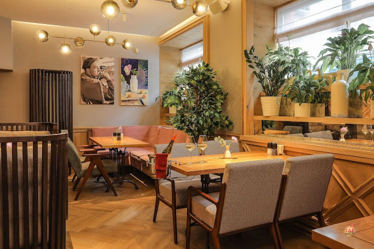 Основной зал в «Beefstroganoff Grill» фотография №18