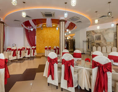  ресторан У Озера ​на Героев Космоса