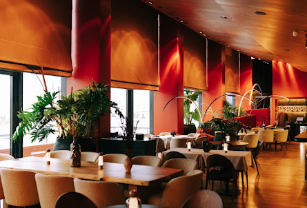 Основной зал  в VIP-зал 