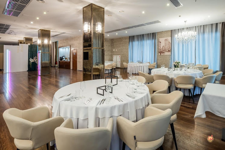 Ресторан PARIS в «DoubleTree by Hilton Novosibirsk» фотография №7