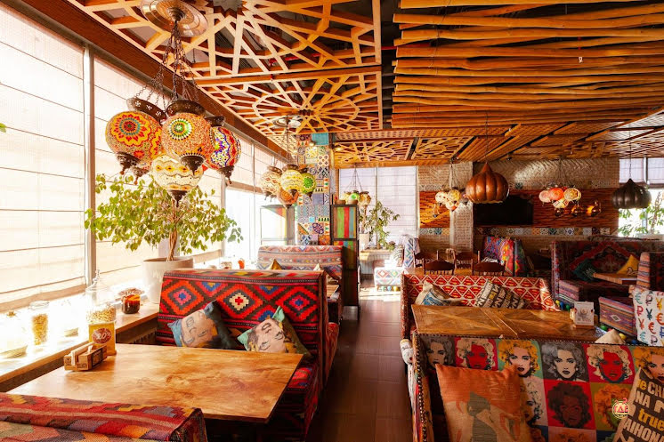 Зал ресторана  в «Чайхона №1 Новокосино» фотография №8