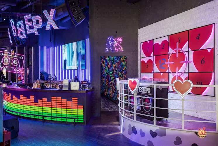 Основной зал с балконом  в «Руки ВВерх! Таганка» фотография №4