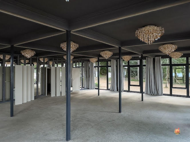 Панорамный зал с террасой на воде в «Берег Желаний» фотография №10