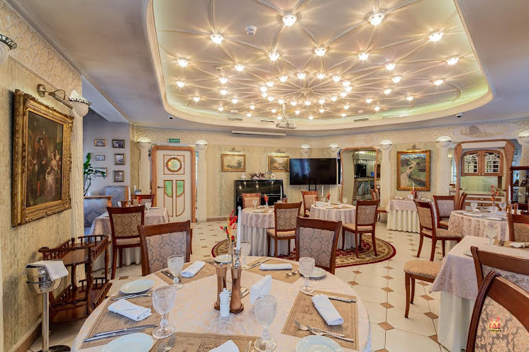 ВИТРАЖНЫЙ ЗАЛ в «1913 год» фотография №1