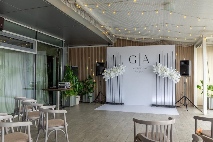 Веранда ресторана в «Monet» фотография №1