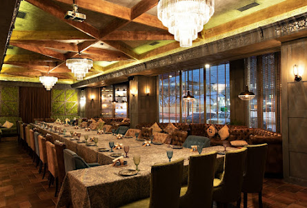 Сценический зал в Каминный зал