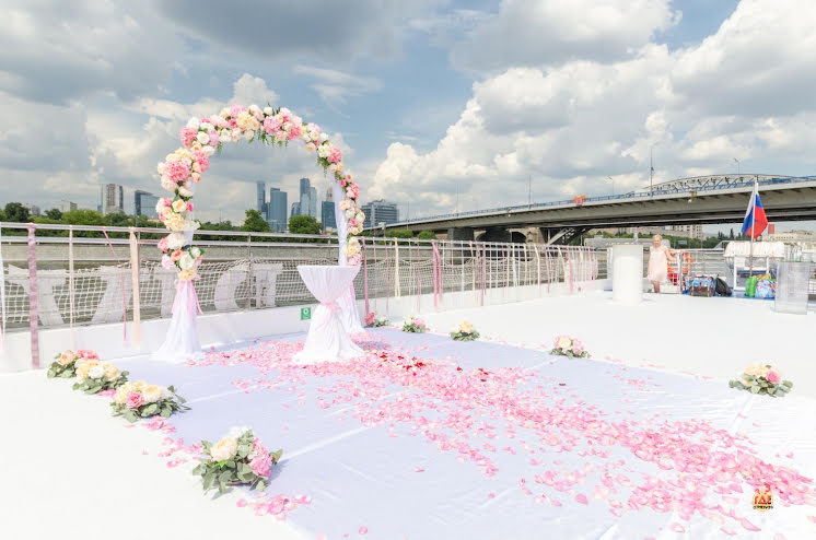 Верхняя палуба в «Ривер Лаундж-2» фотография №1